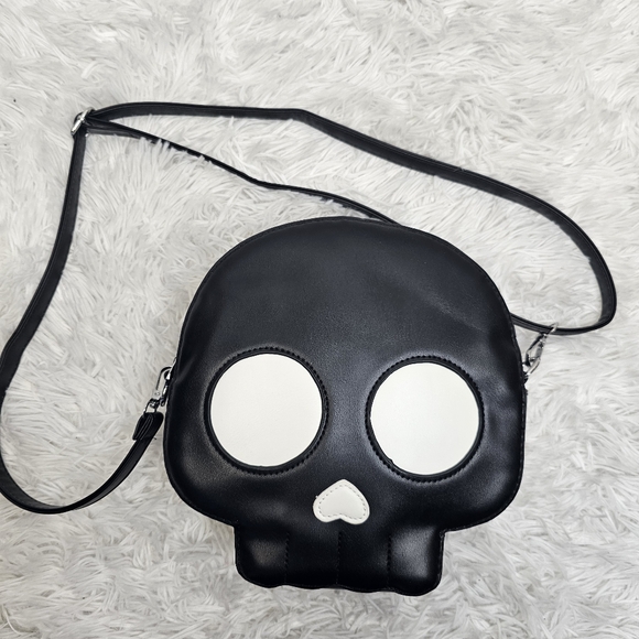 Hot Topic Handbags - Skull Crossbody Bag